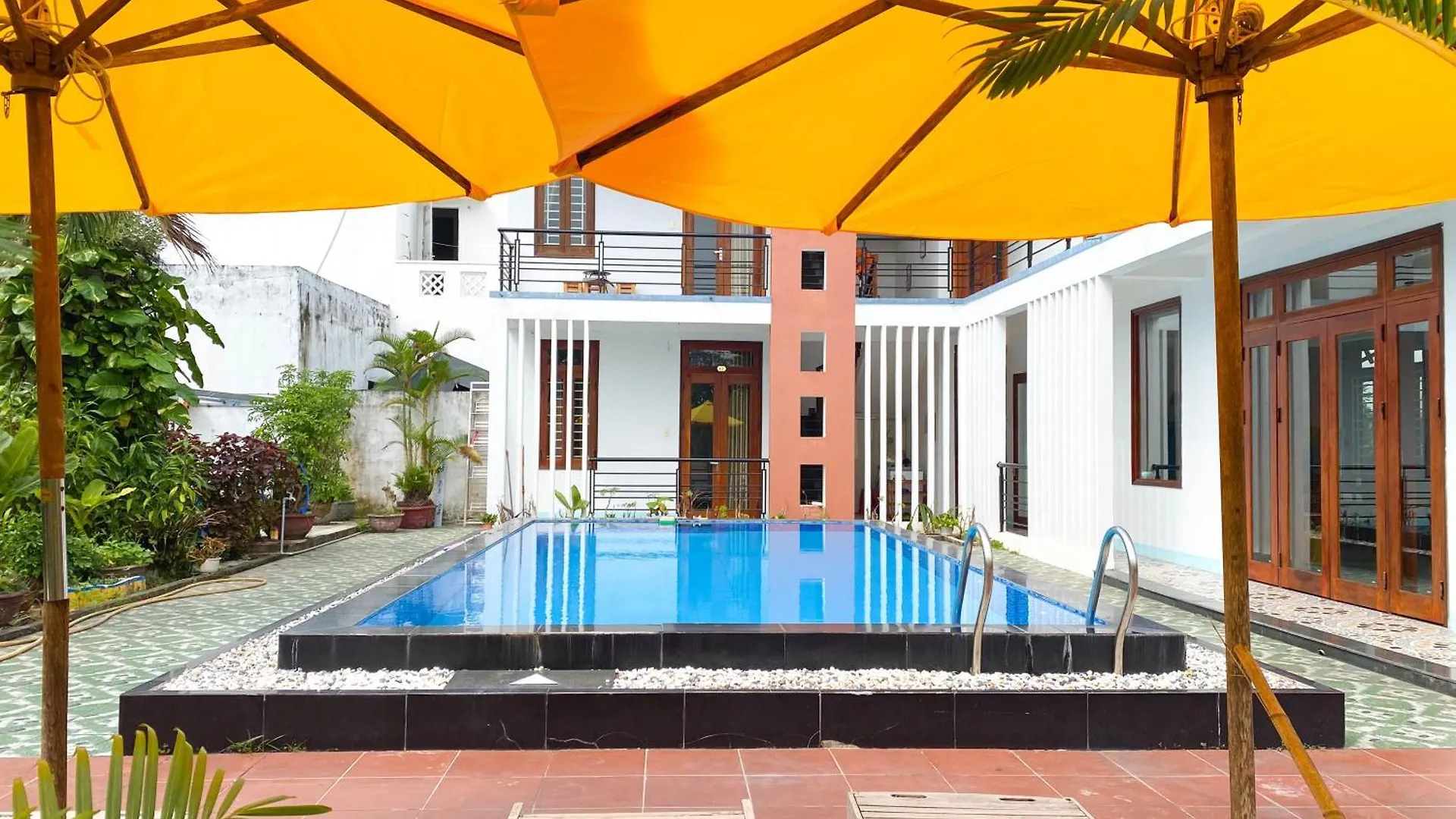 Nha Bong Villa Hoi An 0*,